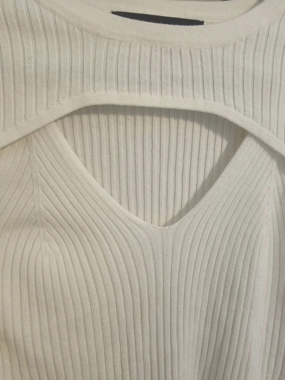 Vero Moda Ribbed Cutout Keyhole Top - Picture 4 of 6
